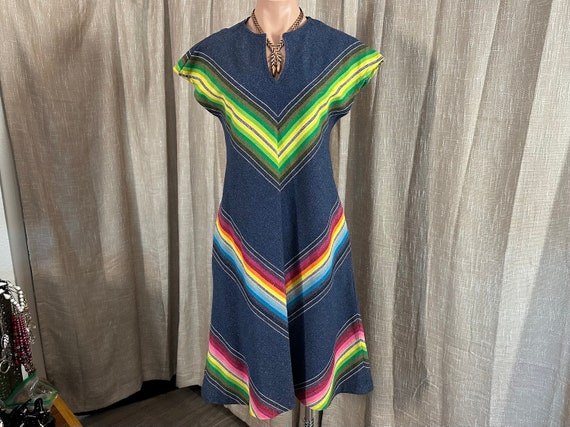 Vintage 1970s Handwoven Denim Chevron Rainbow Dre… - image 4