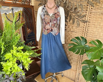 Vestido midi de mezclilla azul desgastada estilo vintage de los años 90 con corpiño de tapiz de gatito victoriano, etiqueta Jennifer Morgan USA, talla pequeña, busto de 38 pulgadas.