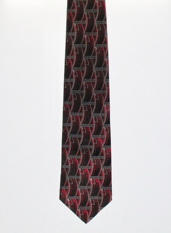 Authentic Gucci 100% Silk Designer Geometric Print Red Neck Tie