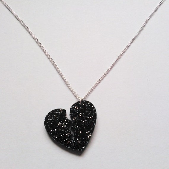Black sparkly necklace deals