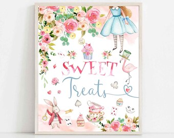 Puede incluir: Un cartel imprimible con temática de Alicia en el País de las Maravillas con flores de acuarela, un flamenco rosa, un conejo blanco y el texto "SWEET TREATS".
