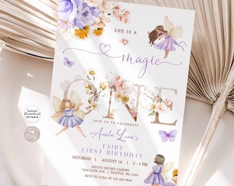 Peut inclure: Invitation de fête d'anniversaire florale rose et violette avec une fée et le texte "Elle est une magie d'un" et "Anila Luna's Fairy First Birthday".