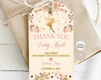 Op de afbeelding: Roze en gouden bedankkaartje met een fee-illustratie en een bloemige rand. De tekst luidt "Bedankt Fee" en "Voor je komst en het maken van deze dag zo magisch! Emma Jane 18 oktober 2088".