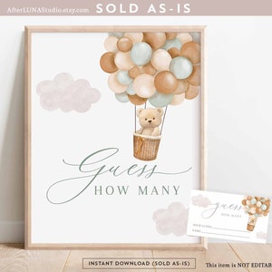 Puede incluir: Un juego de baby shower imprimible con un lindo osito de peluche en un globo aerostático hecho de globos en tonos marrones, beige y azules. El texto "Adivina cuántos" está escrito en cursiva verde. El juego incluye una tarjeta para que los invitados escriban su suposición y su nombre.