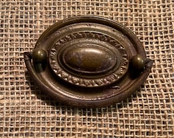 Tiradores ovalados para cajones Hepplewhite de bronce antiguo, vintage, reciclados, con separación entre centros de 2,5" (KB301)