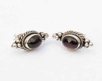 Stunning Vintage Silver Earrings. Unique design. With Amethyst gems.