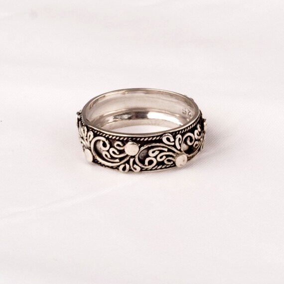 Floral design Vintage Silver ring band. | Etsy