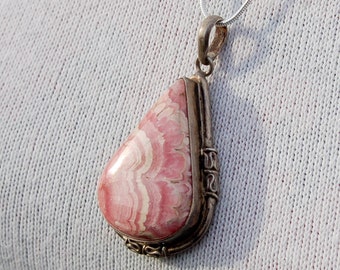 Stunning Vintage Silver Pendant with PINK gem.   With Silver Chain.