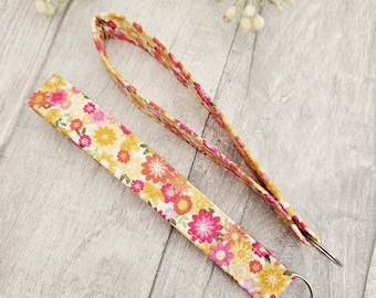 Floral Fabric Wristlet Keychain - Handmade Wrist Strap Keyring - Cotton Key Fob Holder