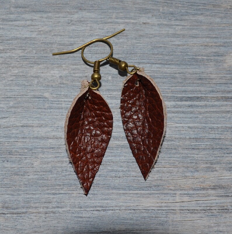 Leather leaf earrings Clearance