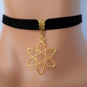 Atom velvet choker
