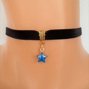Blue star choker