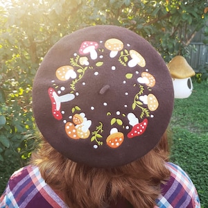 Fairy Circle Embroidered Beret - Espresso