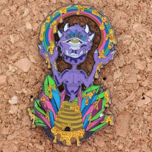 King Wing Ding UV Reactive Pin (PapaBear x Phatpins) limited edition hatpin /100