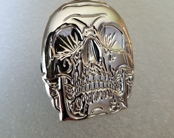 Chrome SKULL 3D  lapel pin