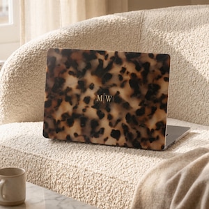 Benutzerdefinierte Monogramm MacBook Hülle Schildpatt personalisierte Laptop Abdeckung Frauen braun Gold Initialen elegantes durchdachtes Geschenk für ihren neuen Job