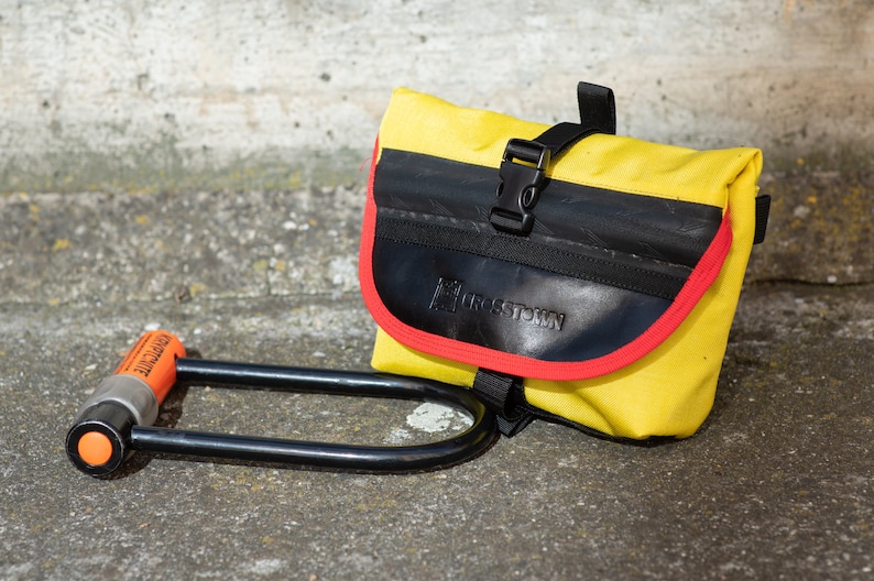 HIP BAG, fondina U lock, marsupio impermeabile in CORDURA gialla con pneumatico riciclato immagine 2