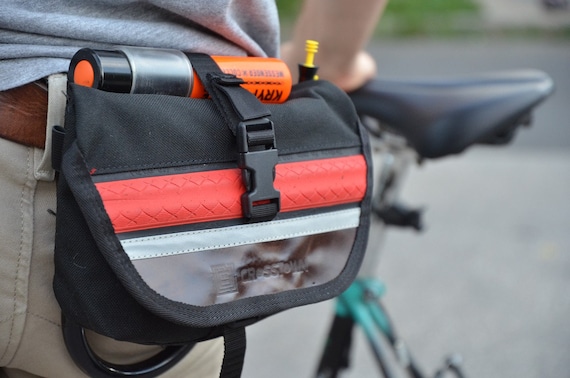 nike saddle bag