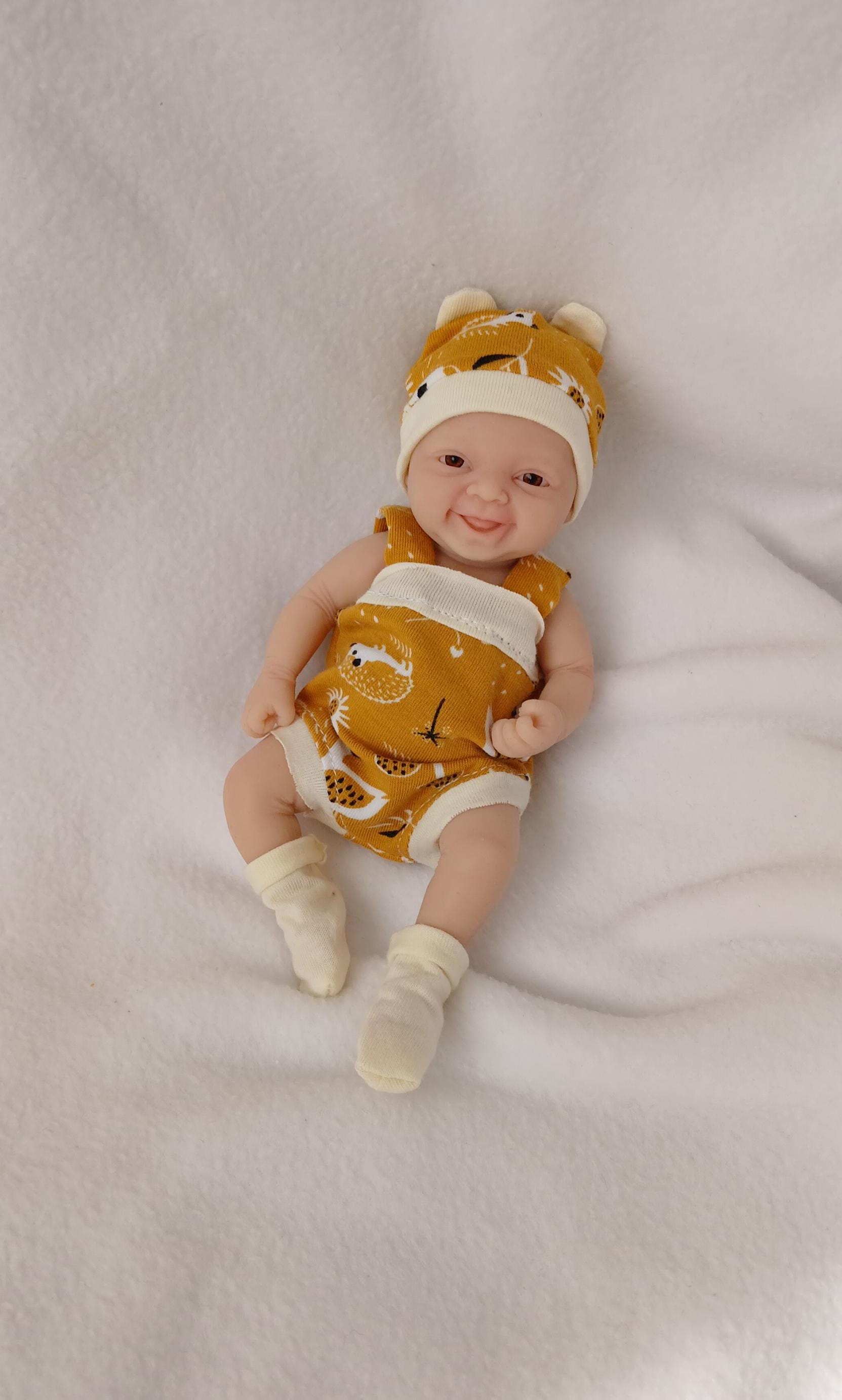 7 inch / 20 cm silicone baby doll outfit / 7 " baby doll outfit for mini reborn baby doll 7 inch baby doll clothes