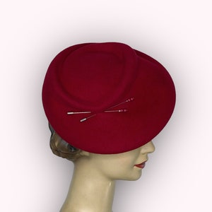 Agatha- 50s-Style, cherry red.