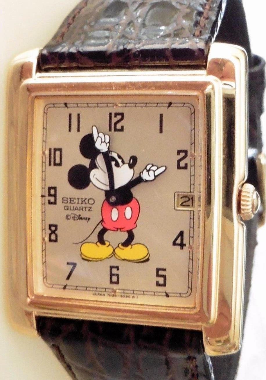 Disney Retired New Calendar Square Men display picture 3