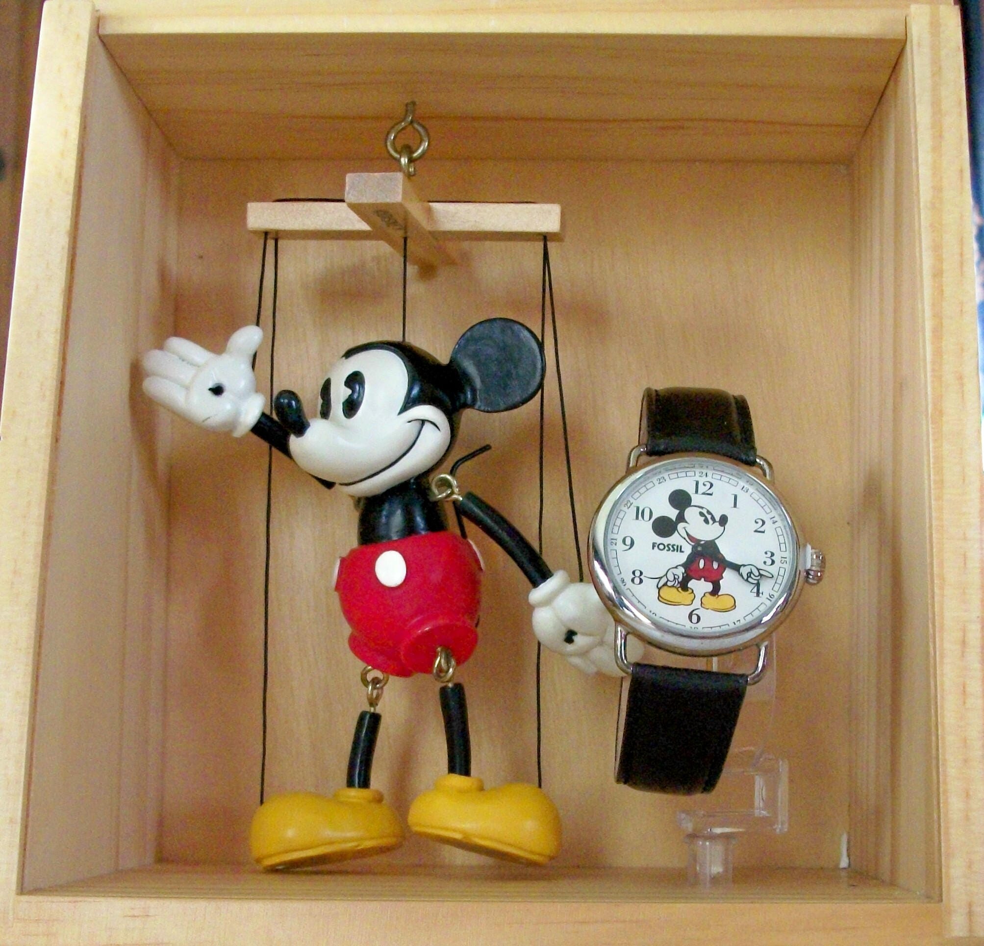 Disney Retired FOSSIL Limited Edition 