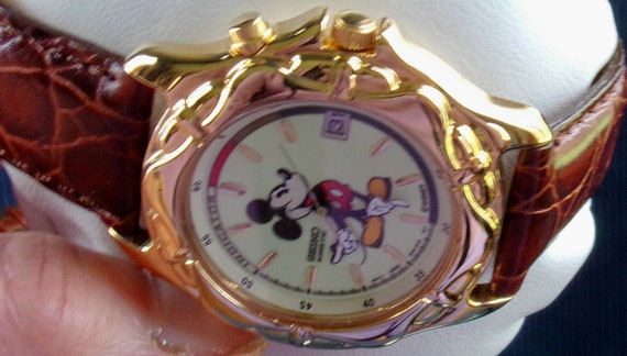 Montre Seiko Kinetic Mickey Mouse 5M42-0B49 - Cadran Mickey - Bracelet Cuir Noir - Neuf Avec étiquettes