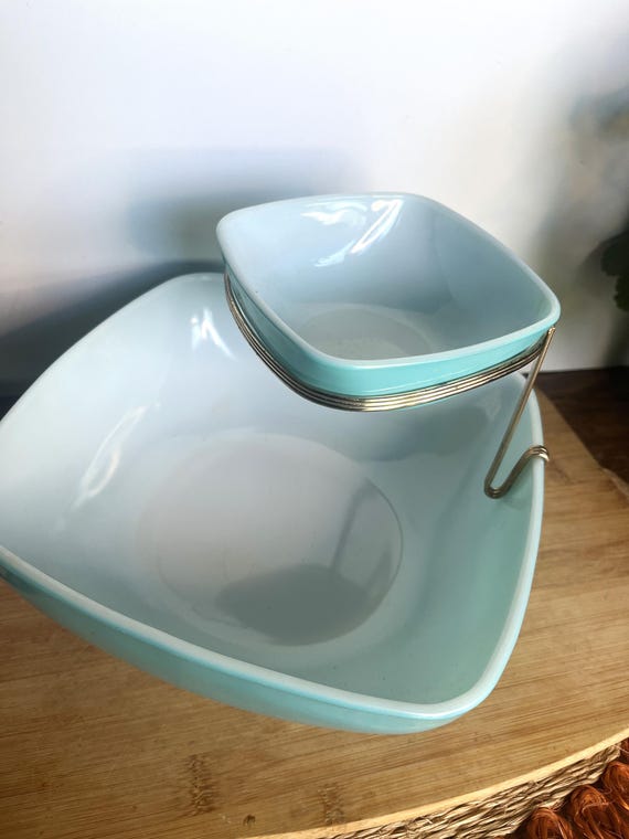 Vintage Pyrex Turquoise Chip and Dip Set, #410 & #025, With Metal