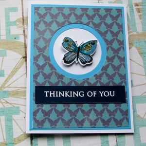 Fait à la main, estampillé, relief tout Occasion carte, pensant à votre carte, Die Cut, papillon bleu, papier fantaisie, 3 dimensions carte, carte 3D