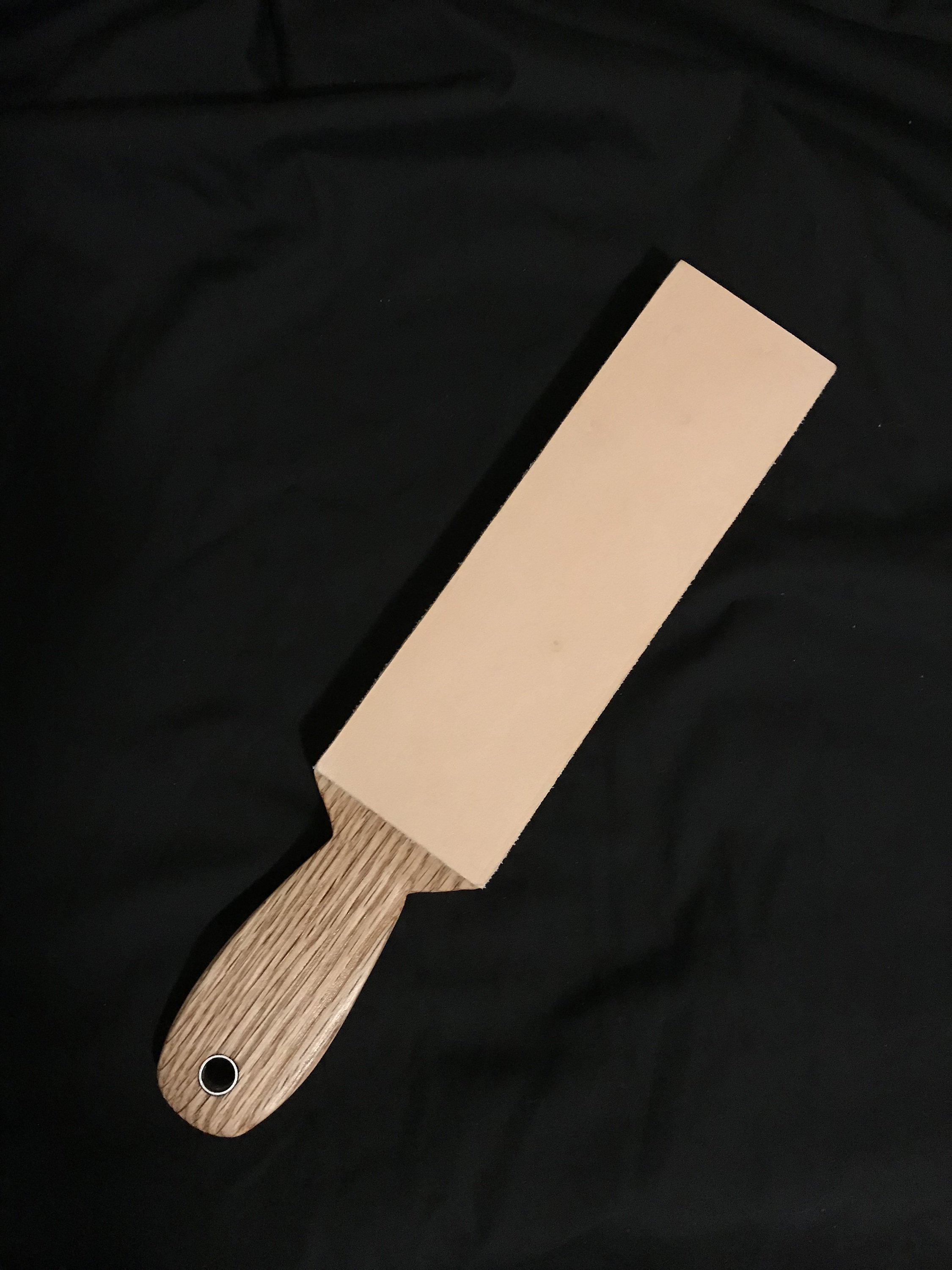 Semicircular Double-sided leather strop for sharpening - The Spoon Crank