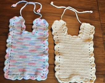 Bébé bib au crochet