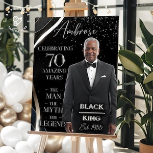 Welkomstbord 70e verjaardag: de man, de mythe, de legende | Welkomstverjaardagsbord | Gepersonaliseerde fotobord | Zwart en goud | Digitaal bestand