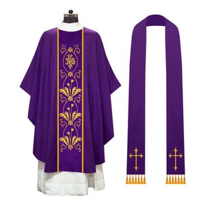 Traditional Gothic Chasuble Vestment with Elegant Embroidery Trims