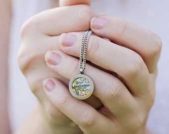 Your town // Pendant with vintage map // Personalized // Choose 1 town // Stainless steel // gift for her.