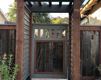 Pérgola***Puerta de la granja***Cerca de la granja con cama elevada