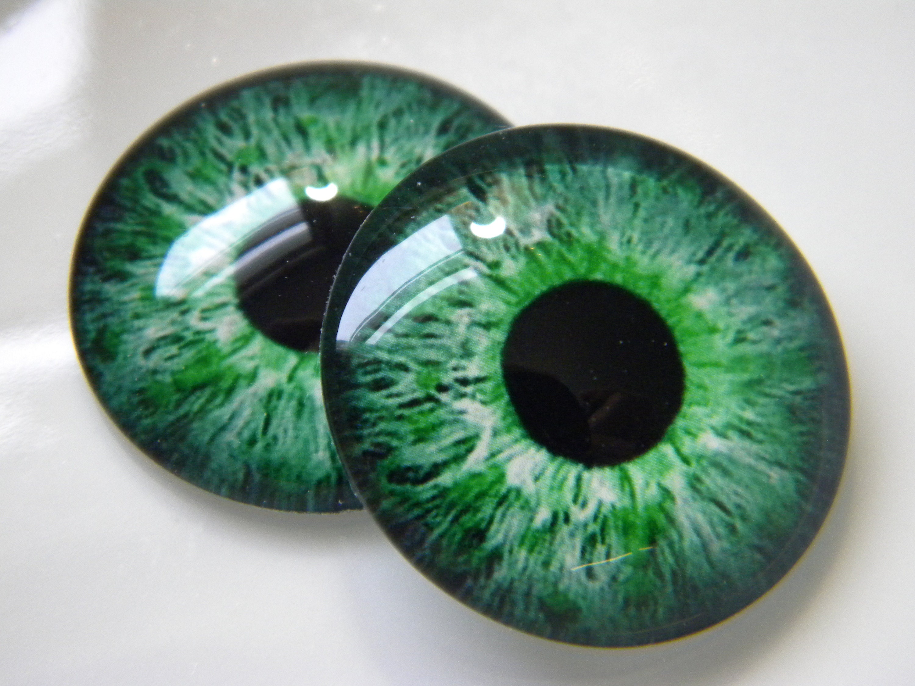 Bright Neon Green Glass Eyes – Handmade Glass Eyes