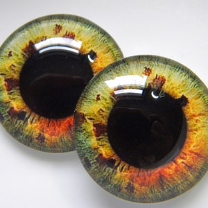 Glass Eyes, large pupil eyes, green eyes, doll eyes, green doll eyes, animal eyes, creature eyes.  Please choose size from drop-down menu.
