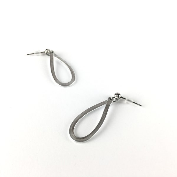 Boucles d'oreilles courtes gouttes Clara