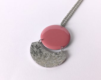 CELESTE - reversible necklace, long necklace, pendant, aluminium, resin, opaque, texture, half-moon, fan - pink