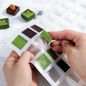 Cube Ice Tray Silicone Mold 64-Cavity Ice Cube Maker Brown Sugar Molds DIY Homemade Home Chocolate Soap Mold Baking Mold