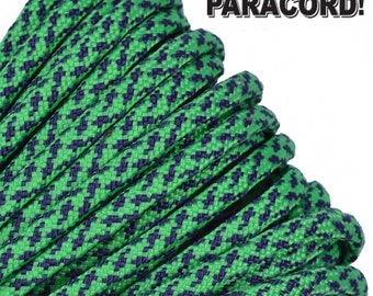 Puede incluir: Paracord verde y negro con un patrón de diamante.  BORED? PARACORD! está escrito en texto negro sobre un fondo blanco.