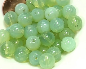 Perle di vetro lisce rotonde Druk pressate ceche, opale verde chiaro da 10 mm, 40 pezzi, CL095