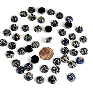 Schwarze Feueropal Silber eingelegte Vintage tschechoslovakische Glas Mittlere Kuppel Runde Cabochons 48 Stück Größe 11 mm in Originalverpackung J723