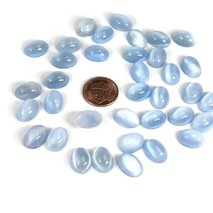 Light Sapphire Blau Mondstein Vintage Tschechoslovakische Glas Medium Dome Oval Cabochons 36 Stück Größe 14 x 10 mm in Original-Verpackung J751