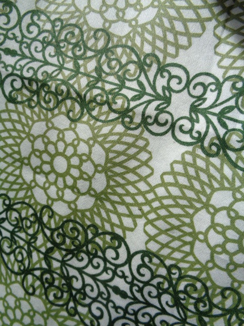 Cotton Quilting Quilt Sew Crafts USA Supplies \u2022 Green /& White Floral Geometric Spirograph Print Fabric