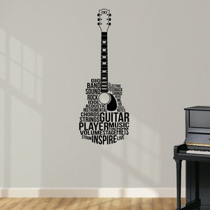 Adesivo da parete in vinile opaco di qualità con testo a forma di chitarra musicale.