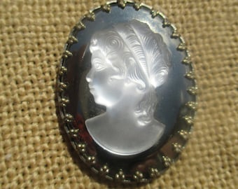70s faux cameo pendant in mirror glass with frosted glass female profile
