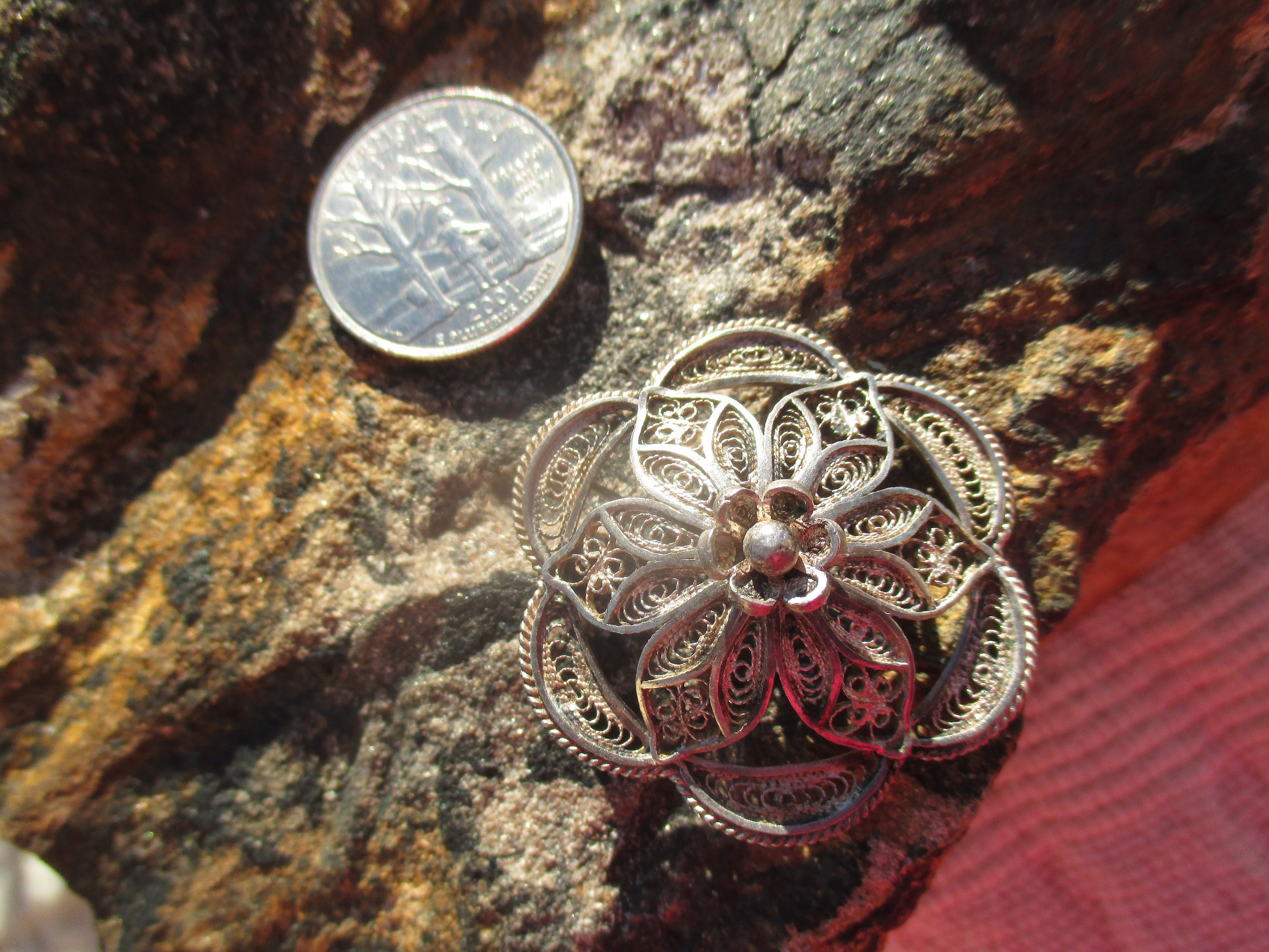 Broche Fleur En Argent Massif Filigrané émaillée - Occasion (déjà Portée)