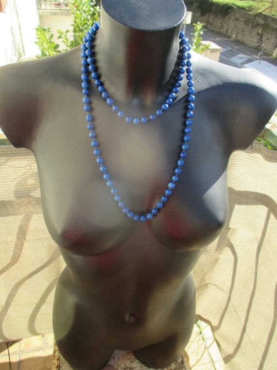 Long 60s glass bead necklace, hand knotted flappe… - image 4