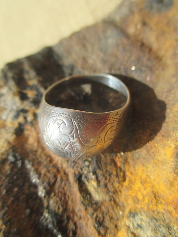 Sterling silver dome ring, etched / engraved, 60s,
